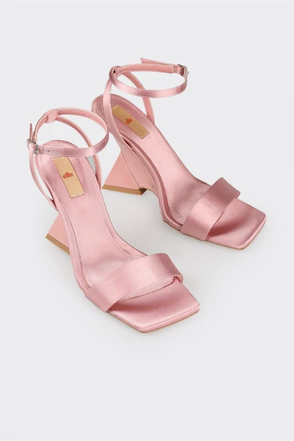 صندل زنانه اله elle