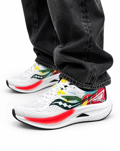 کفش کتانی مردانه مدل ساکنی زیره بست سفید saucony slay