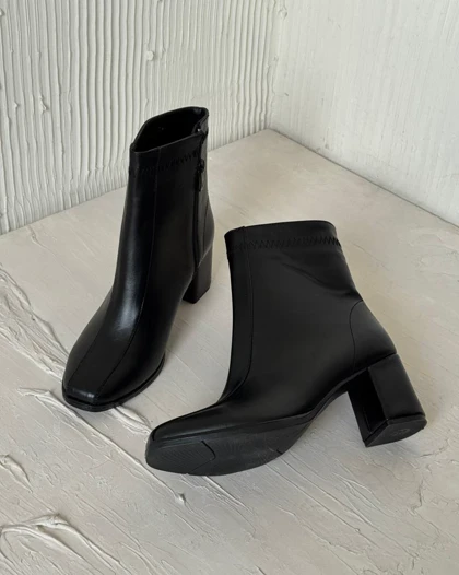 نیم بوت مشکی کد 1200137