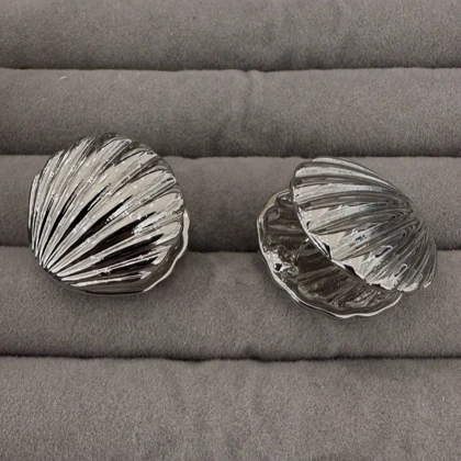 گوشواره صدفی