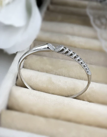 دستبند النگویی طرح نقره زنانه 897