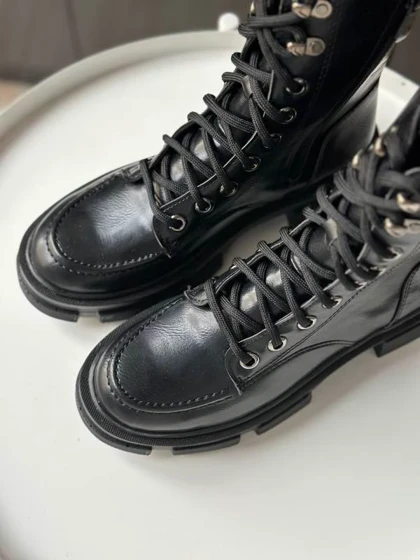 نیم بوت زنانه استرادیواریوس مدل Stradivarius-Flat-Ankle-Boots-BT10