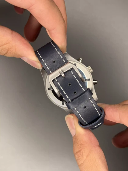 ساعت مچی آی دبلیو سی خلبانی کورنوگراف بند چرمی صفحه سرمه ای IWC Pilot