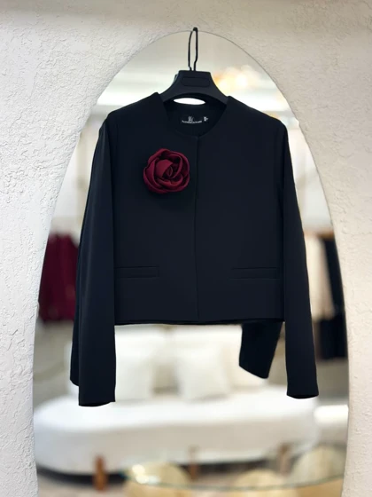 کراپ کت valentino