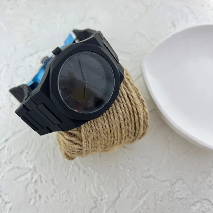 ساعت مچی مردانه مشکی با طراحی مدرن و جذاب