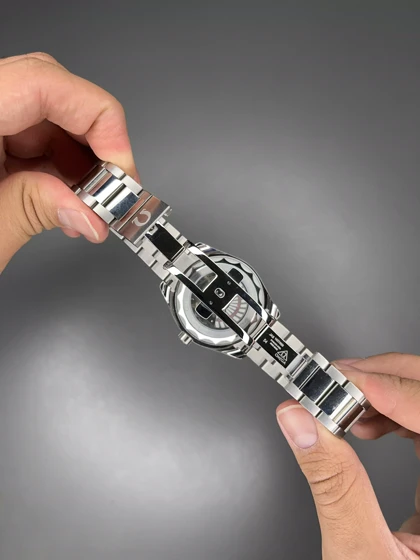 ساعت مچی امگا سیمستر بند سیلور صفحه سفید Omega Seamaster