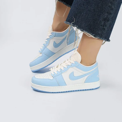 کفش و کتانی زنانه مدل NIKE AIR JORDAN 1 رنگ سفید آبی کد M5813