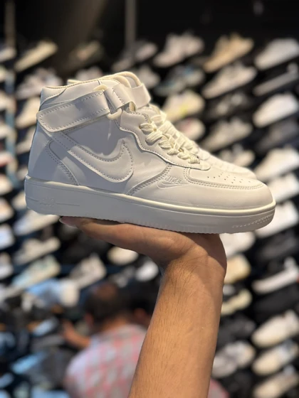 کتانی جردن وان ساق‌دار سفید