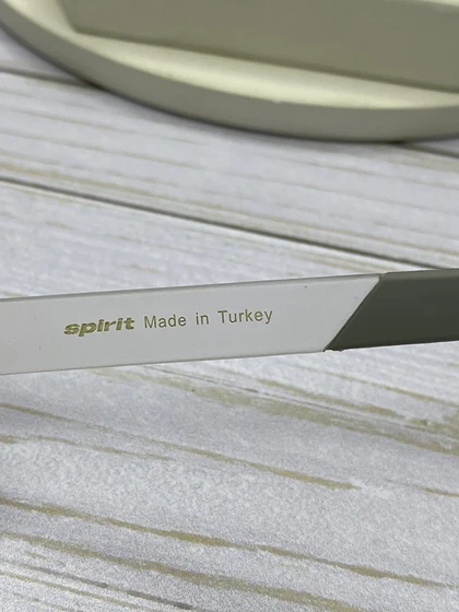 استایل مدرن و محافظت چشم با عینک اسپریت؛ فریم کائوچو مقاوم و عدسی پلاریزه UV400 برای دید واضح و راحتی طولانی