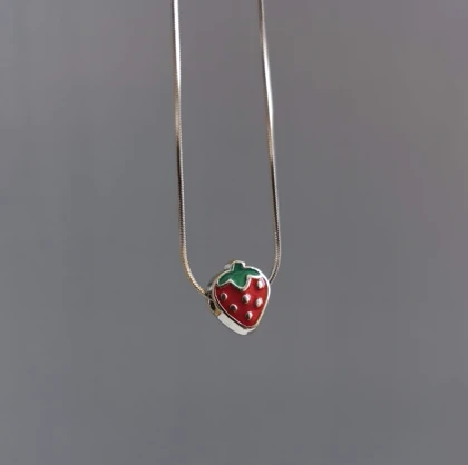 گردنبند توت فرنگی کیوت🍓
