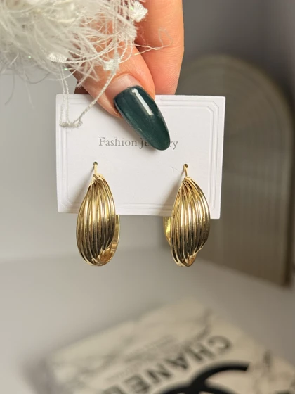 گوشواره حلقه‌ای طلایی طرح موج رنگ ثابت