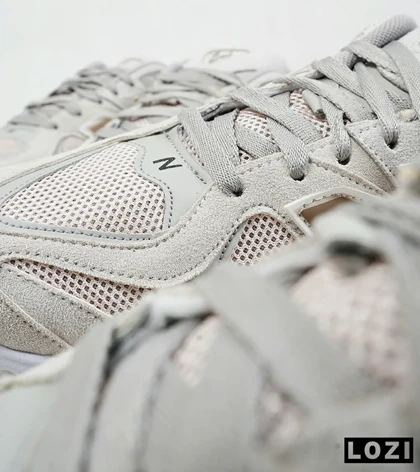 کفش کتانی کرم NEW BALANCE 9060