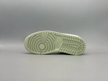 کتانی نایکی جردن1لو سی فوم/Nike Air Jordan1 low