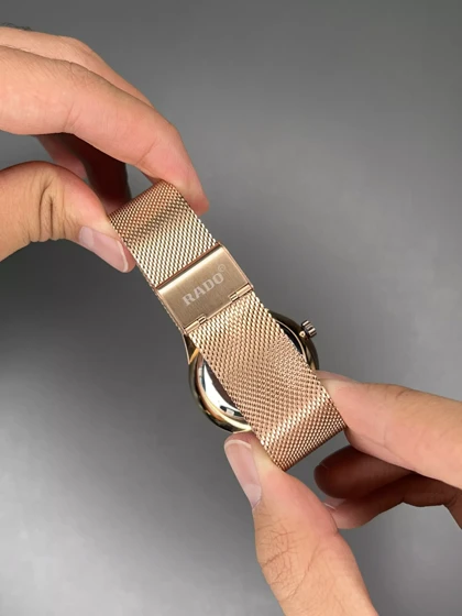 ساعت مچی ساعت مچی رادو فول دیت بند حصیری رزگلد صفحه رزگلد Rado