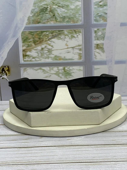 عینک آفتابی مردانه با فریم مشکی سایز کوچک و عدسی پلاریزه UV400 مناسب رانندگی