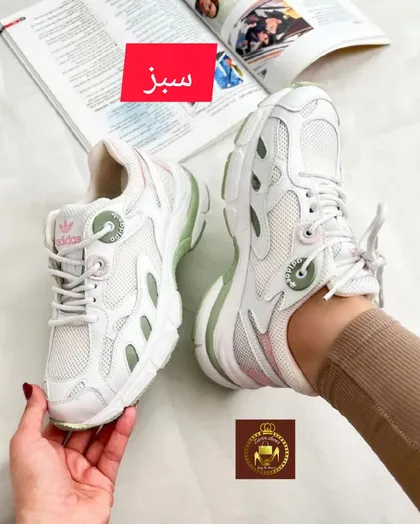 کتانی اسپرت ورزشی باشگاهی زنانه آدیداس دکمه‌ای