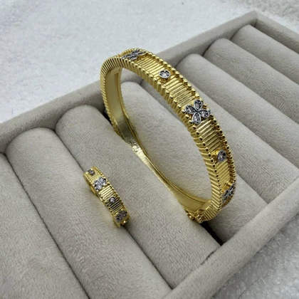 نیم ست بنگل و انگشتر طرح طلا