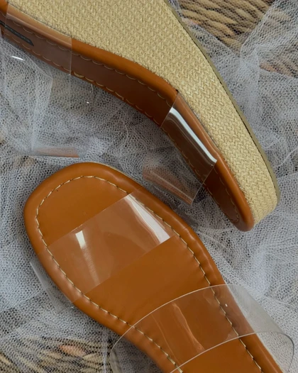 کفش پاشنه‌بلند