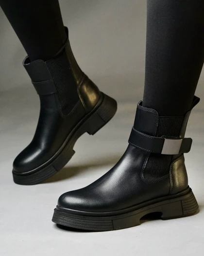 نیم بوت نیلا (کشی چسبی)