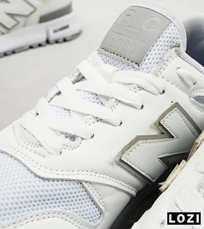 کفش کتانی سفید طوسی NEW BALANCE 1300