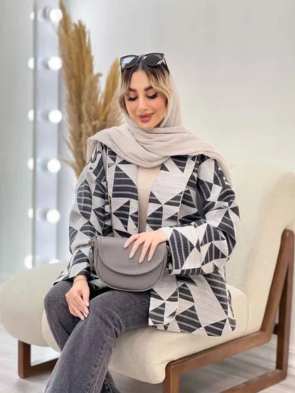 مانتو لبه مغزی دوزی طرح دار