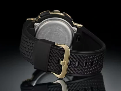 ساعت مچی مردانه کاسیو جی‌شاک (Casio G-Shock) مدل GM-110G-1A9DR (قاب فلزی طلایی, طراحی لوکس و مقاوم)