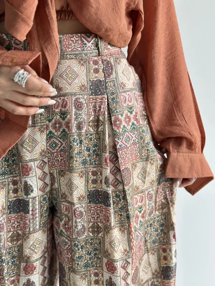 شلوار پارچه ای طرحدار