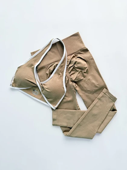 ست نیم‌تنه کاپ‌دار بند گردنی و لگ نواردوزی