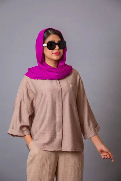 بابوس شومیزی پشت دکمه چوبی