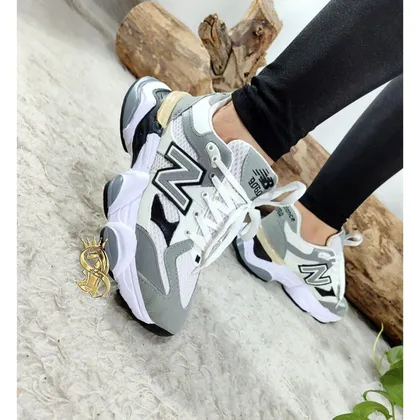 کتانی طبی لژدار زنانه مدل نیوبالانس 9060 کد 75276