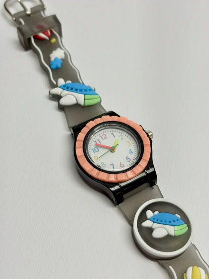 ساعت بچگانه چراغ دار