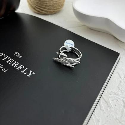 انگشتر زنانه با طرح خطی جواهری شیک ژوپینگ