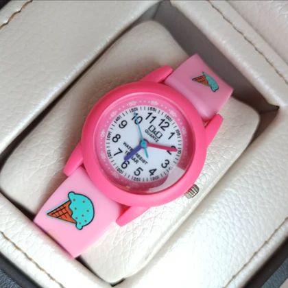 ساعت مچی بچگانه Q&Q ضد آب طرح بستنی