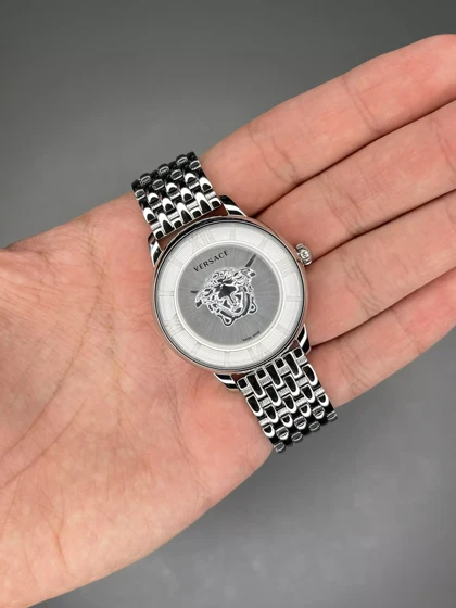ساعت مچی ورساچه طرحدار بند سیلور صفحه سفید Versace