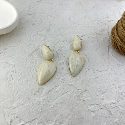 گوشواره زنانه طرح میناکاری مدرن