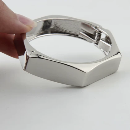 دستبند زنانه مدل 6 ضلعی