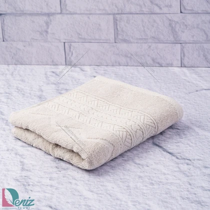 حوله دستی طرح البروس رنگ کرم