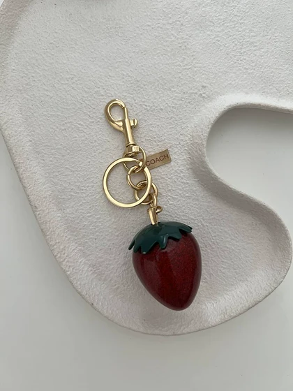 بگ‌چارم توت فرنگی