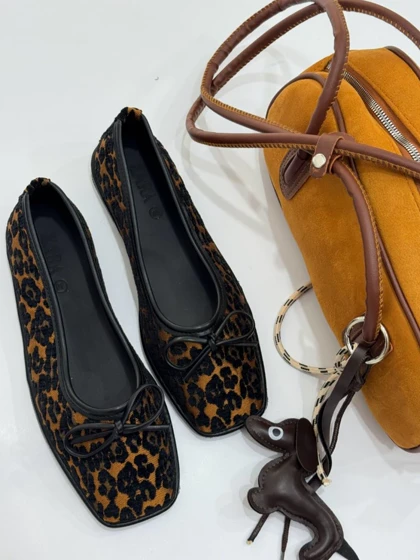 کالج پاپیونی گل رز 4313