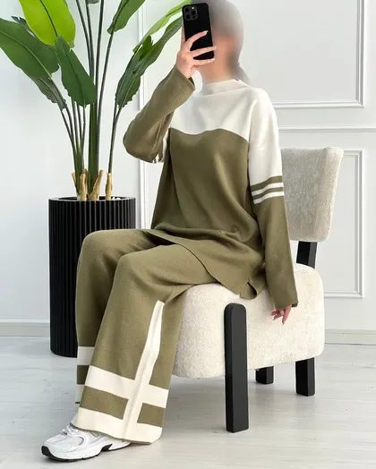 بلوز و شلوار خط‌دار بافت