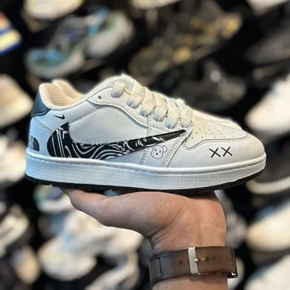 کتانی زنانه ترویس نورث فیس سفید مشکی