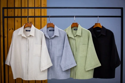 مانتو صوفیا اسلپ پشت دکمه چوبی