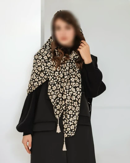 روسری نخی منگوله‌دار
