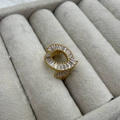 انگشتر نگین‌دار دایره ای