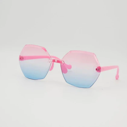 عینک آفتابی بچگانه اسپرت با شیشه‌های ضد اشعه UV