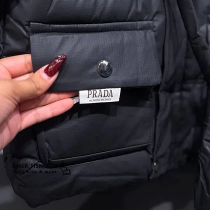 کاپشن طرح PRADA