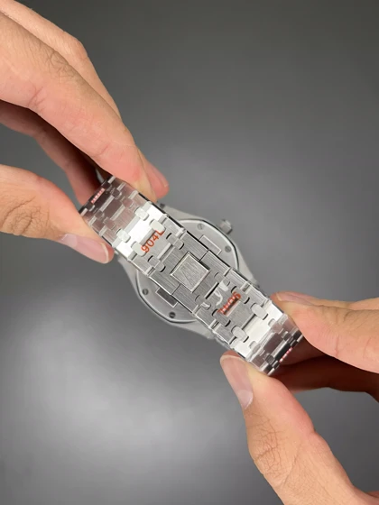 ساعت مچی اودمار پیگه اسکلتون بند سیلور Audemars Piguet