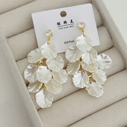 گوشواره زنانه گلبرگ بلند کد 873