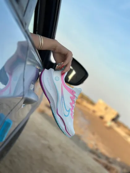 نایک لبخند 2023 703
