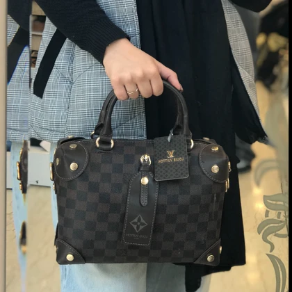 کیف زنانه صندوقی لویی ویتون LV وارداتی کد 55